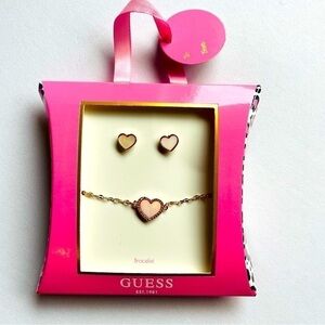 🌟 NWT GUESS Heart Stud Earrings & Bracelet Set 💖